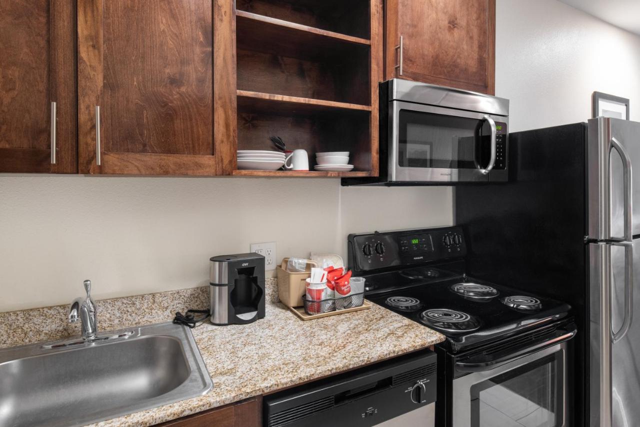 Home Away Kitchen Suites Enid Kültér fotó